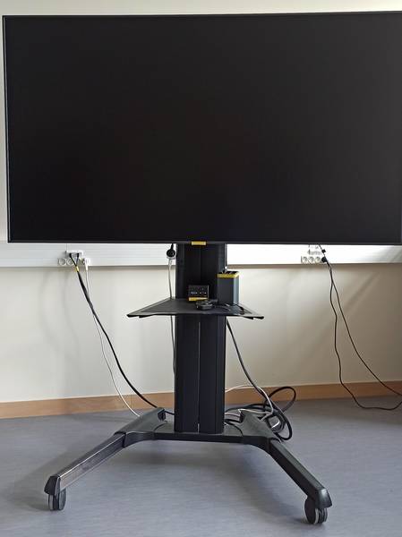 chariot_moniteur.jpg chariot_moniteur.jpg